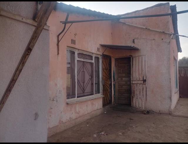 3 BEDROOM HOUSE FOR SALE IN SILUMA VIEW